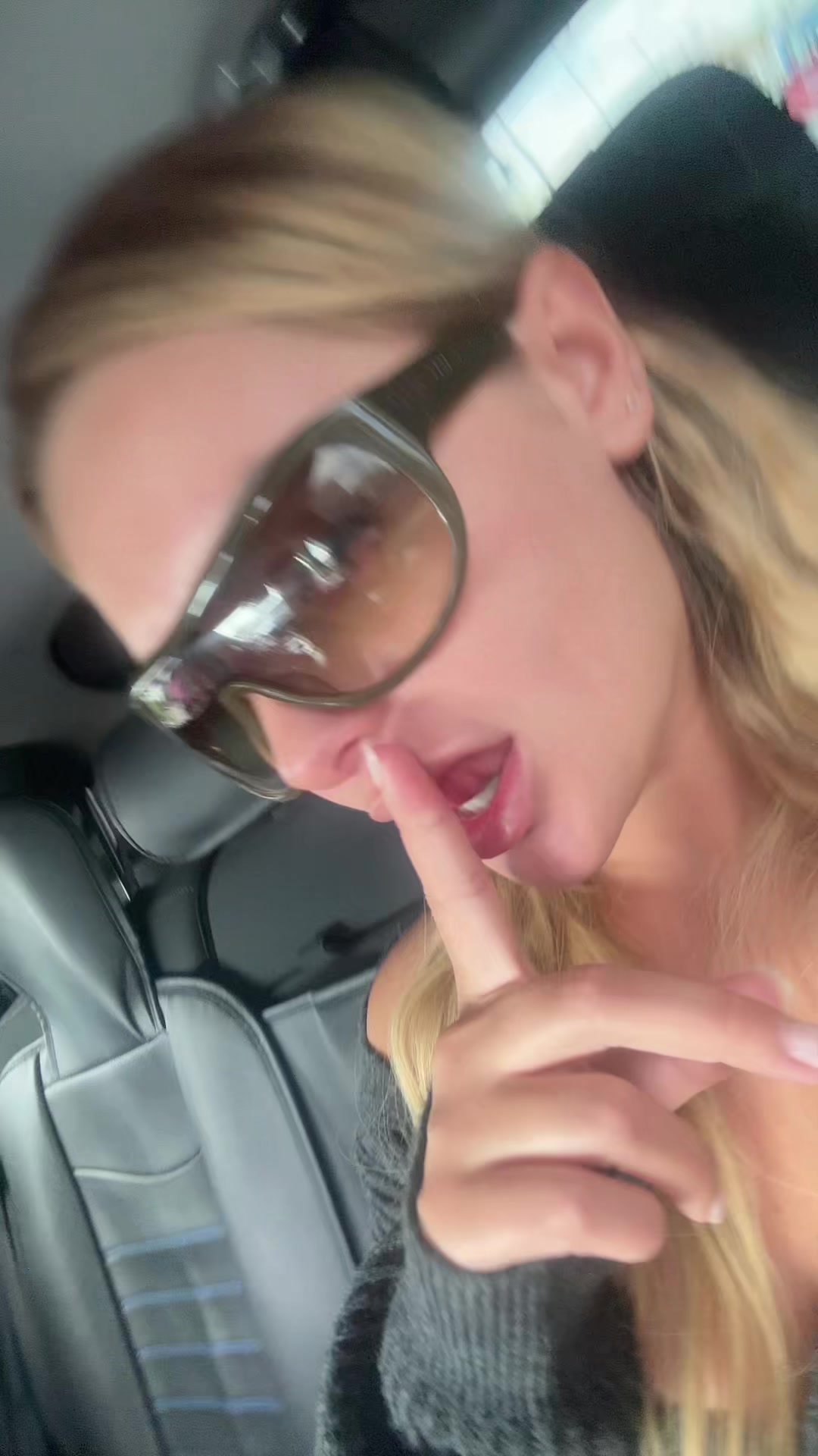 @constanceomrr