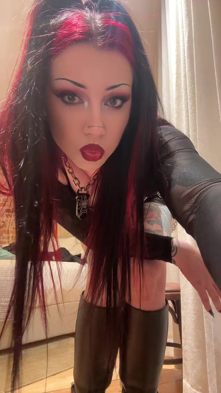 @Elle Venom