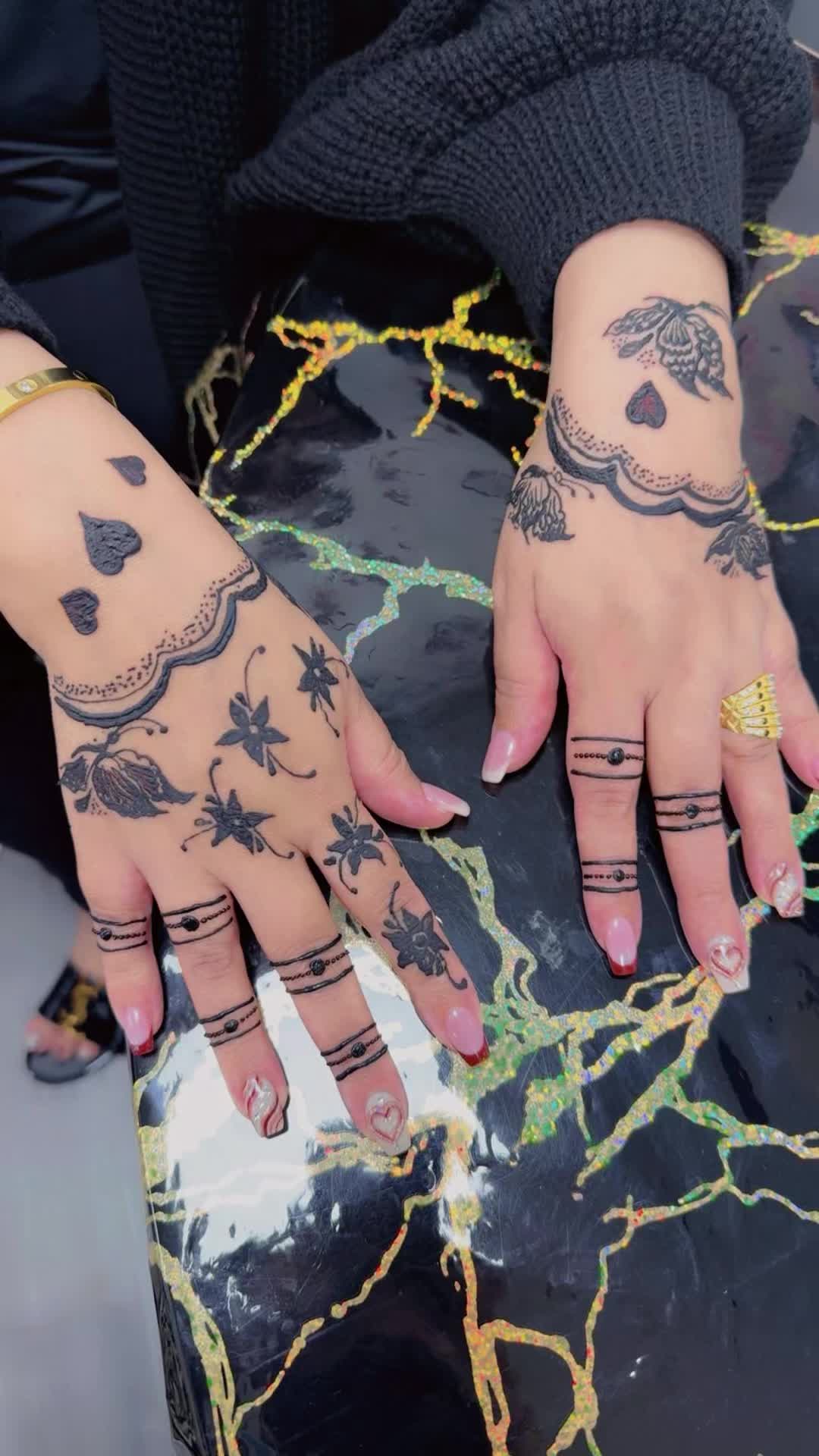 @Henna by &amp;R