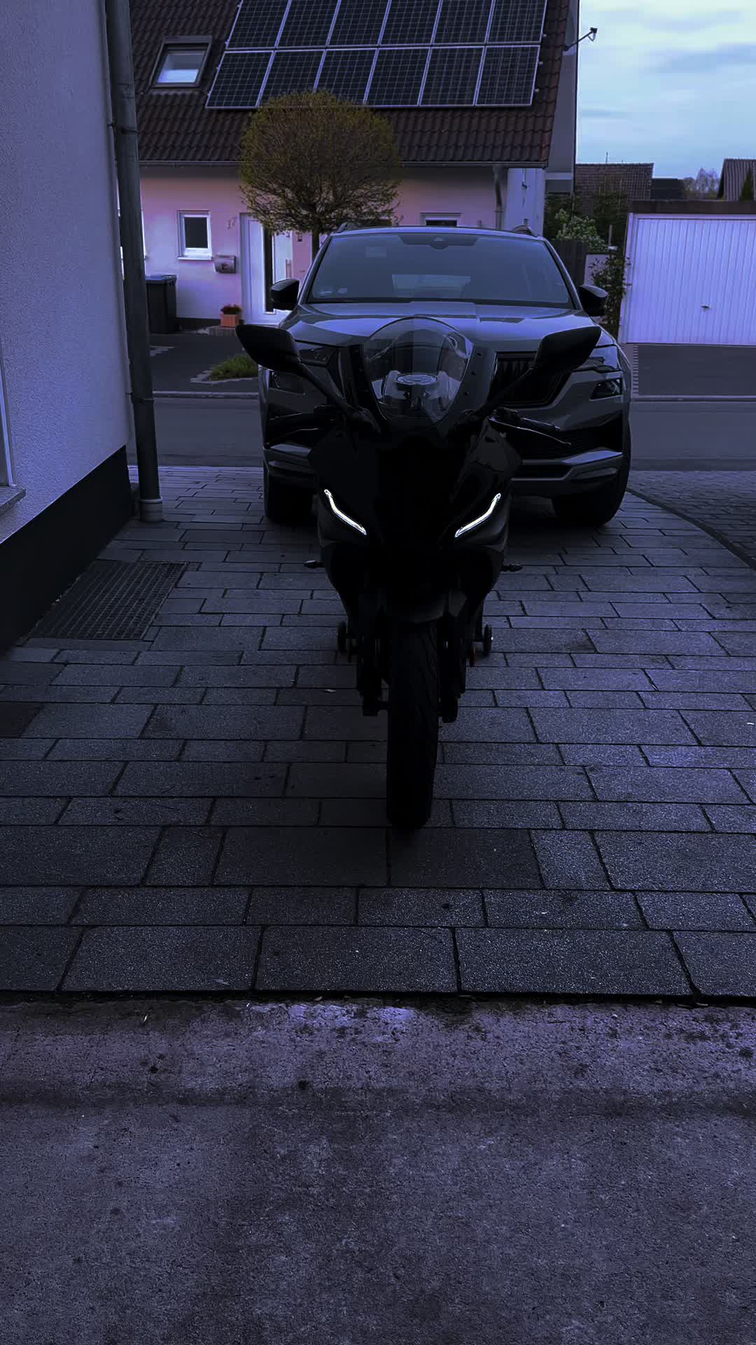 @motoyzfr