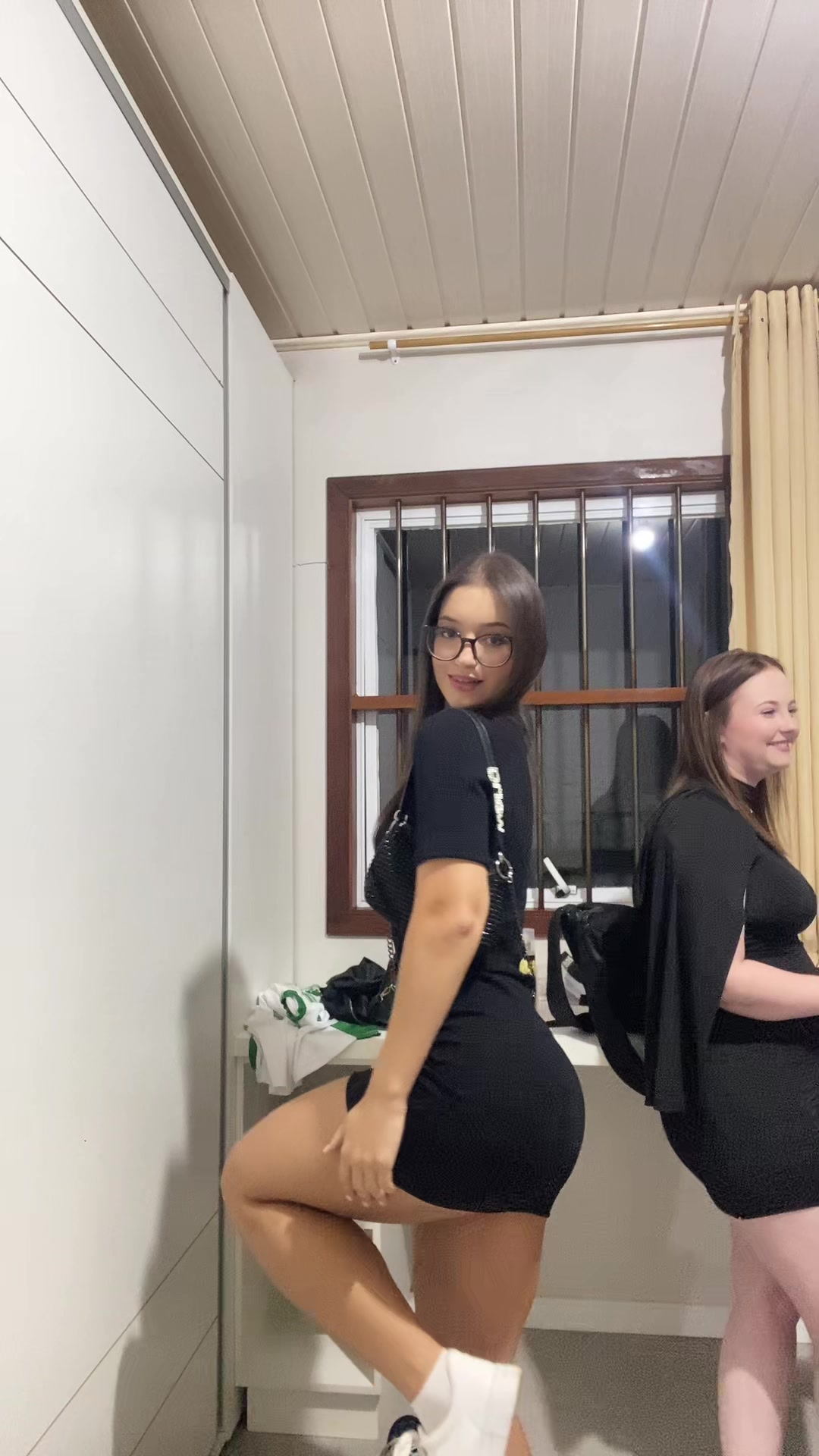 @Tain&aacute;_Ruhnt