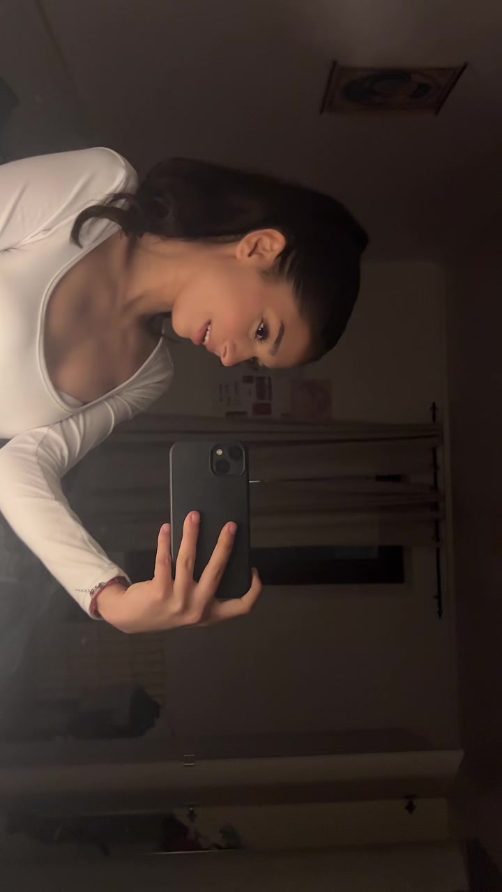 @🏄🏽&zwj;♀️