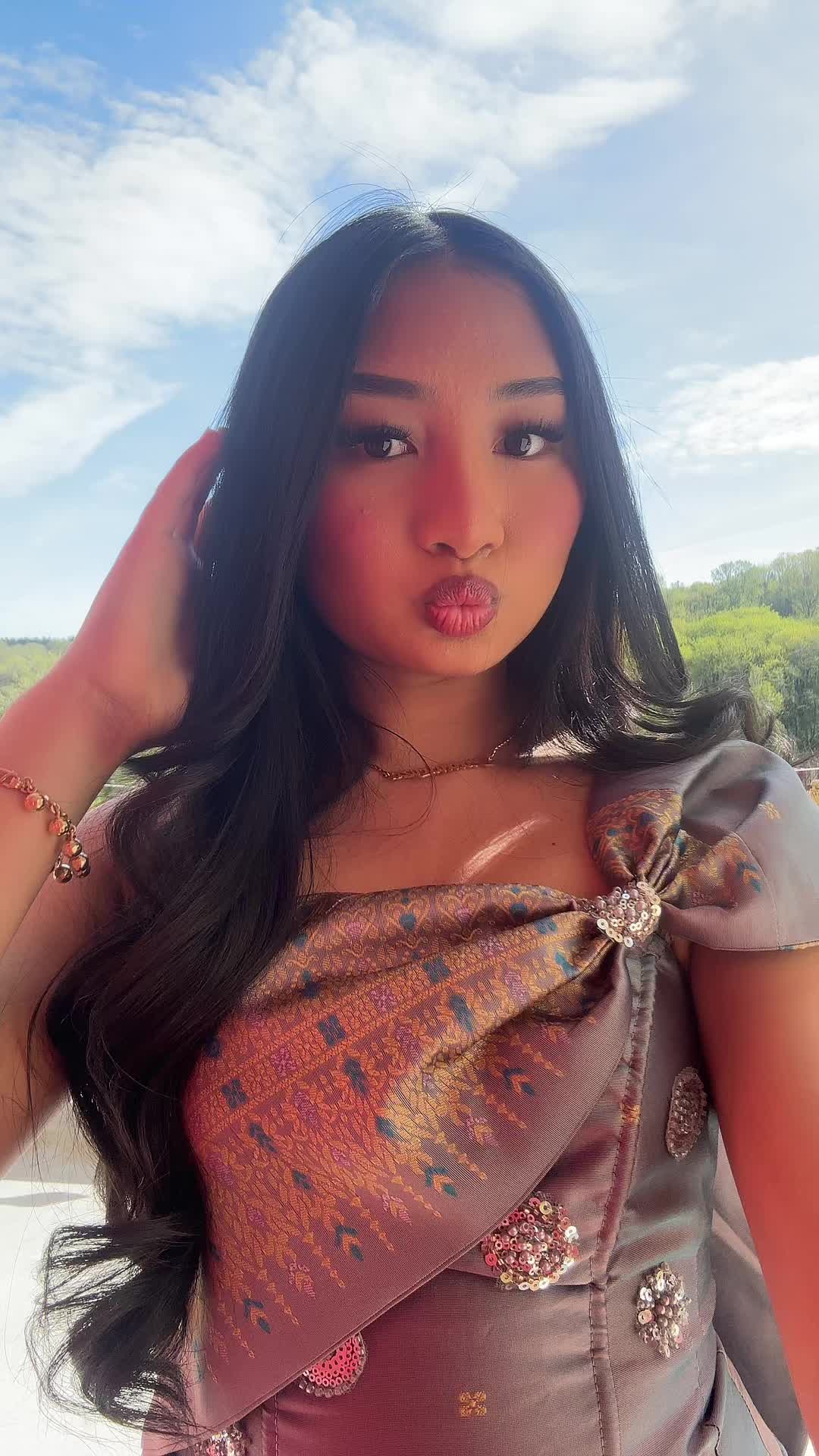 @𝓥