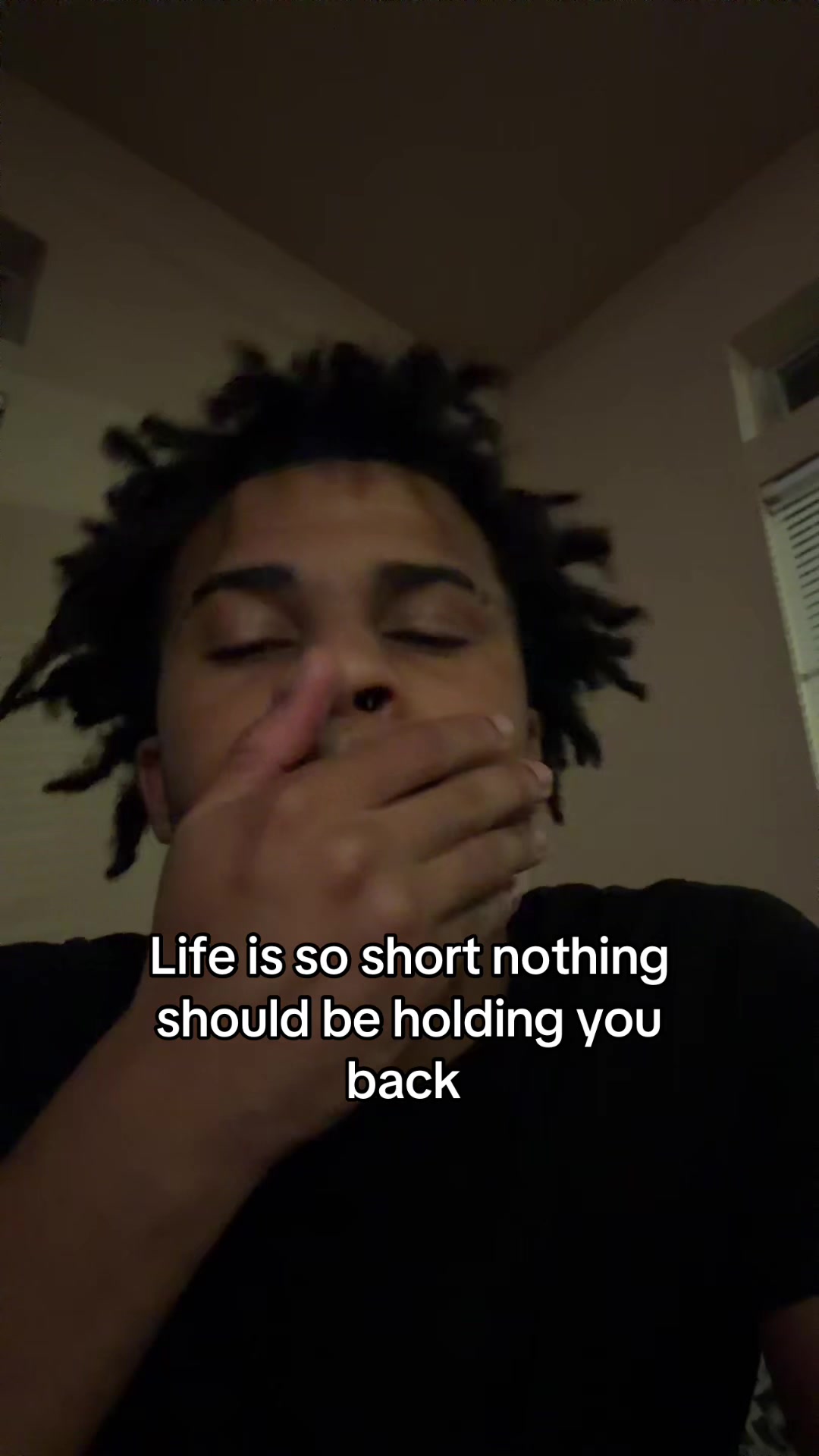 @￴