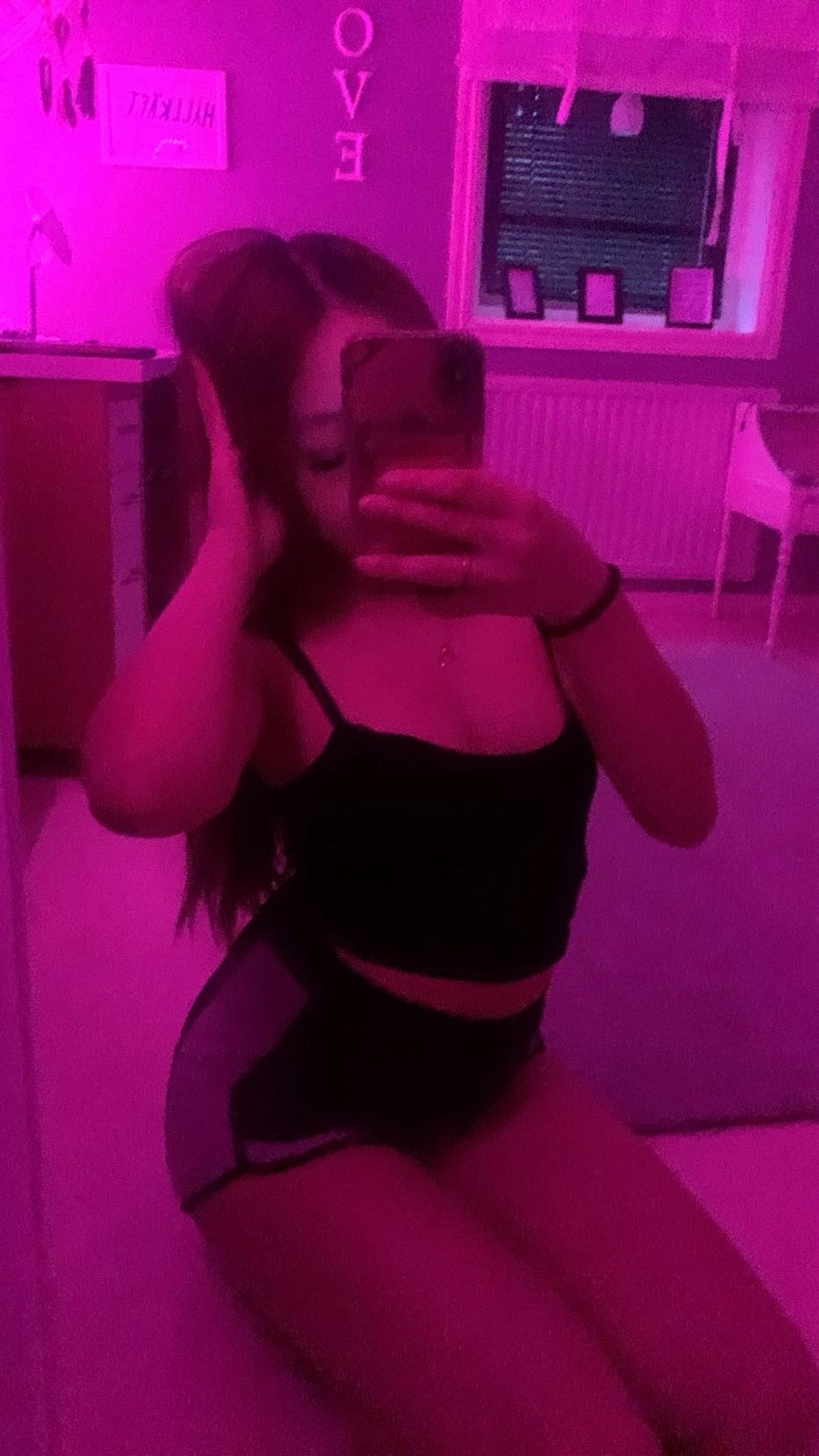 @𝓐𝓷𝓰𝓮𝓵𝓲𝓷𝓪