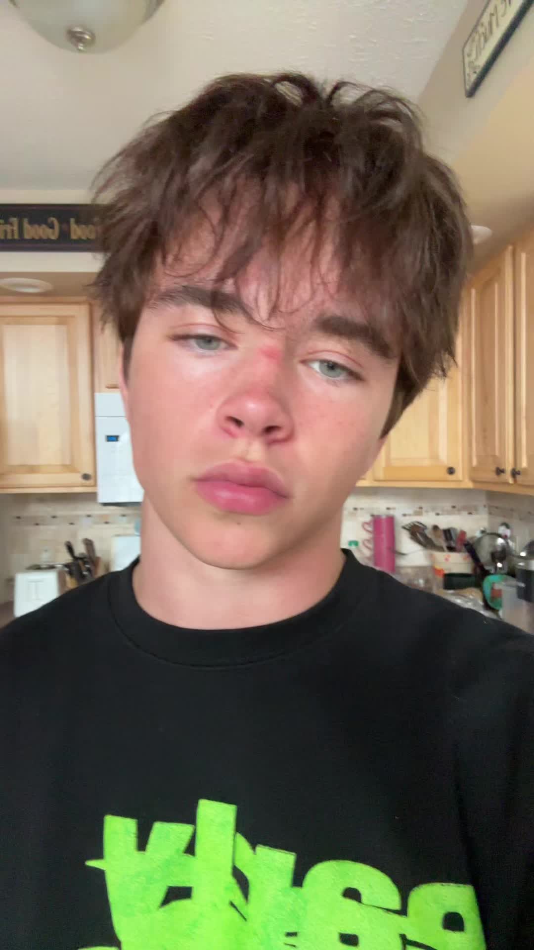 @️