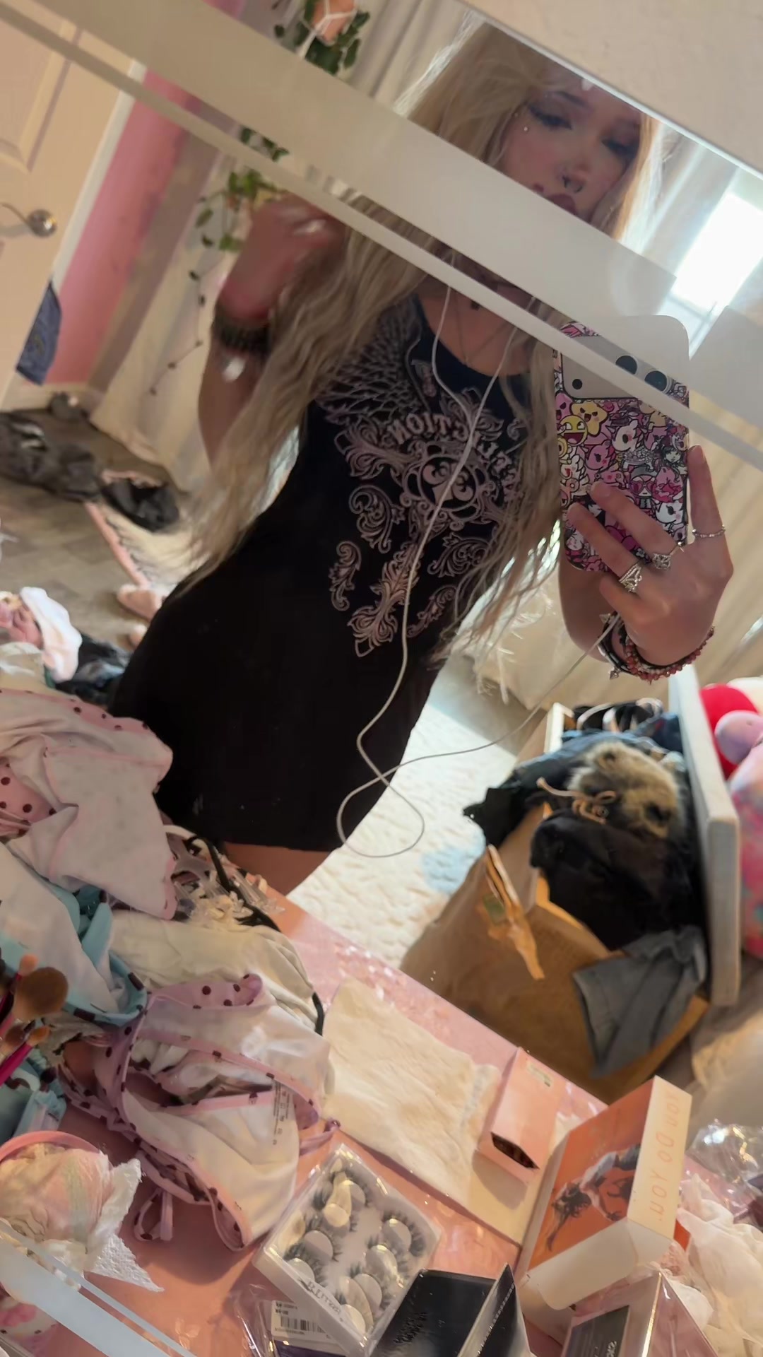 @￶