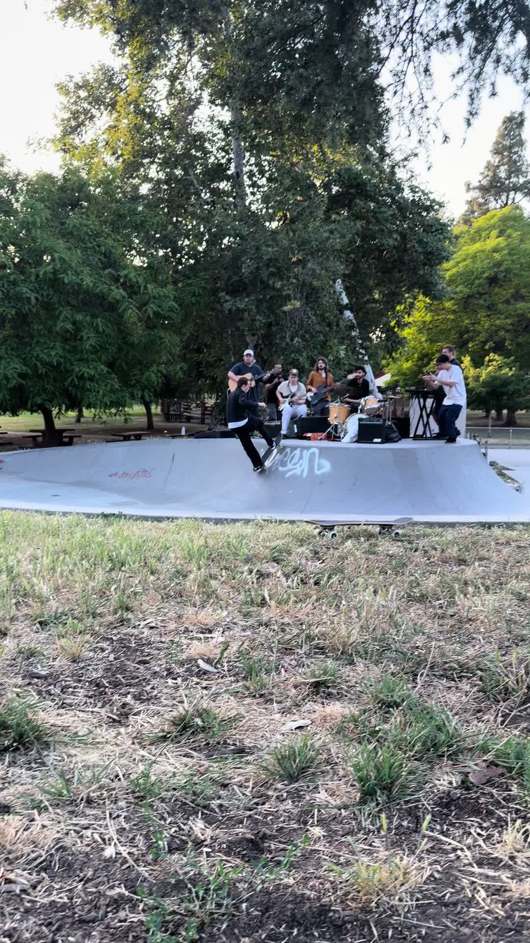 @🪗moshpit🪗