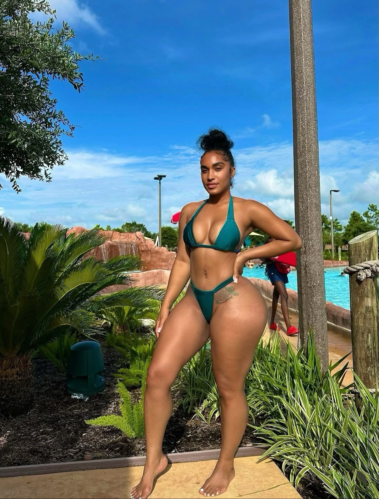 @TomekaRenee