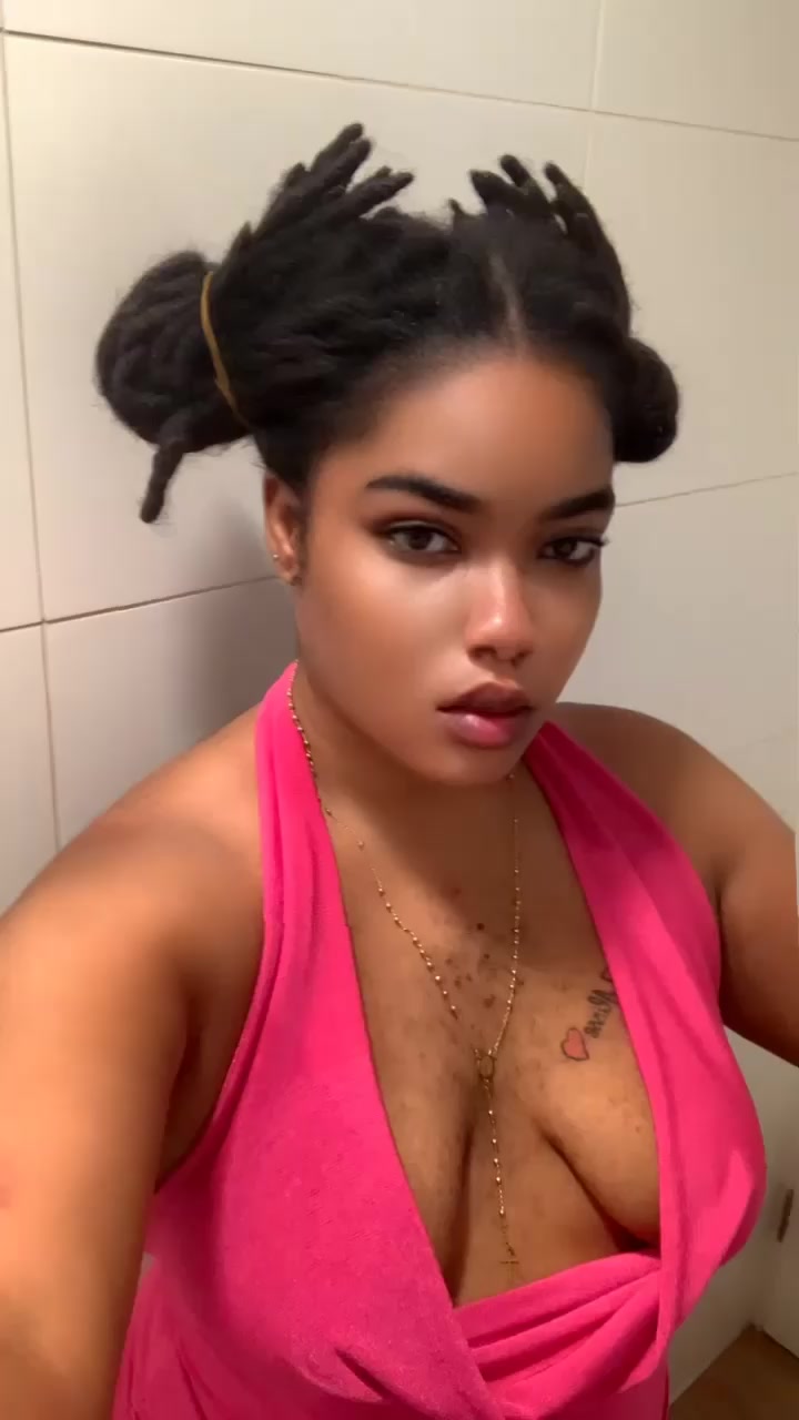 @Queen🫅🏻♑️