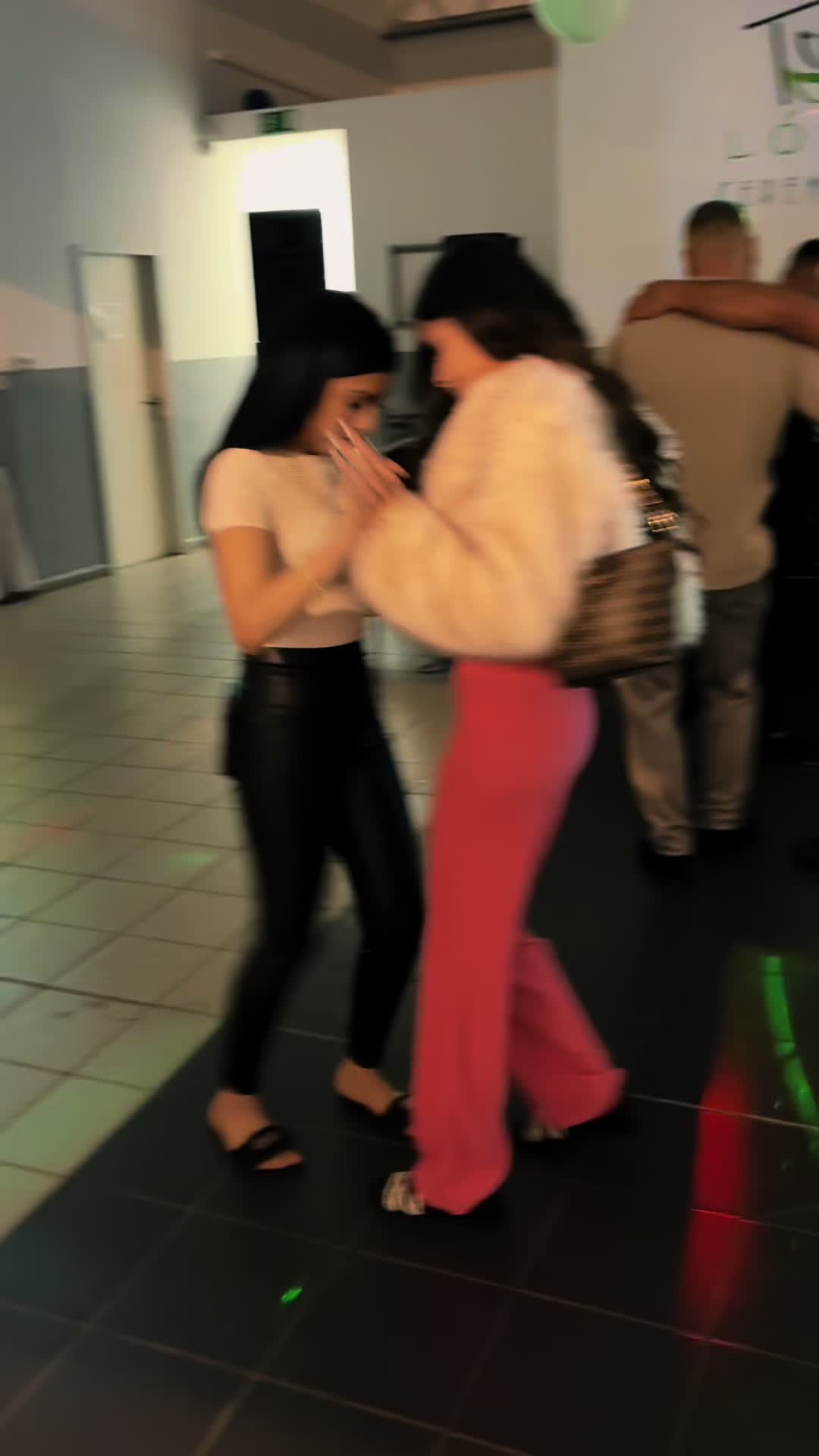 @𝓜.𝓝𝓲𝓴𝓸𝓵𝓮𝓽𝓽.🪬
