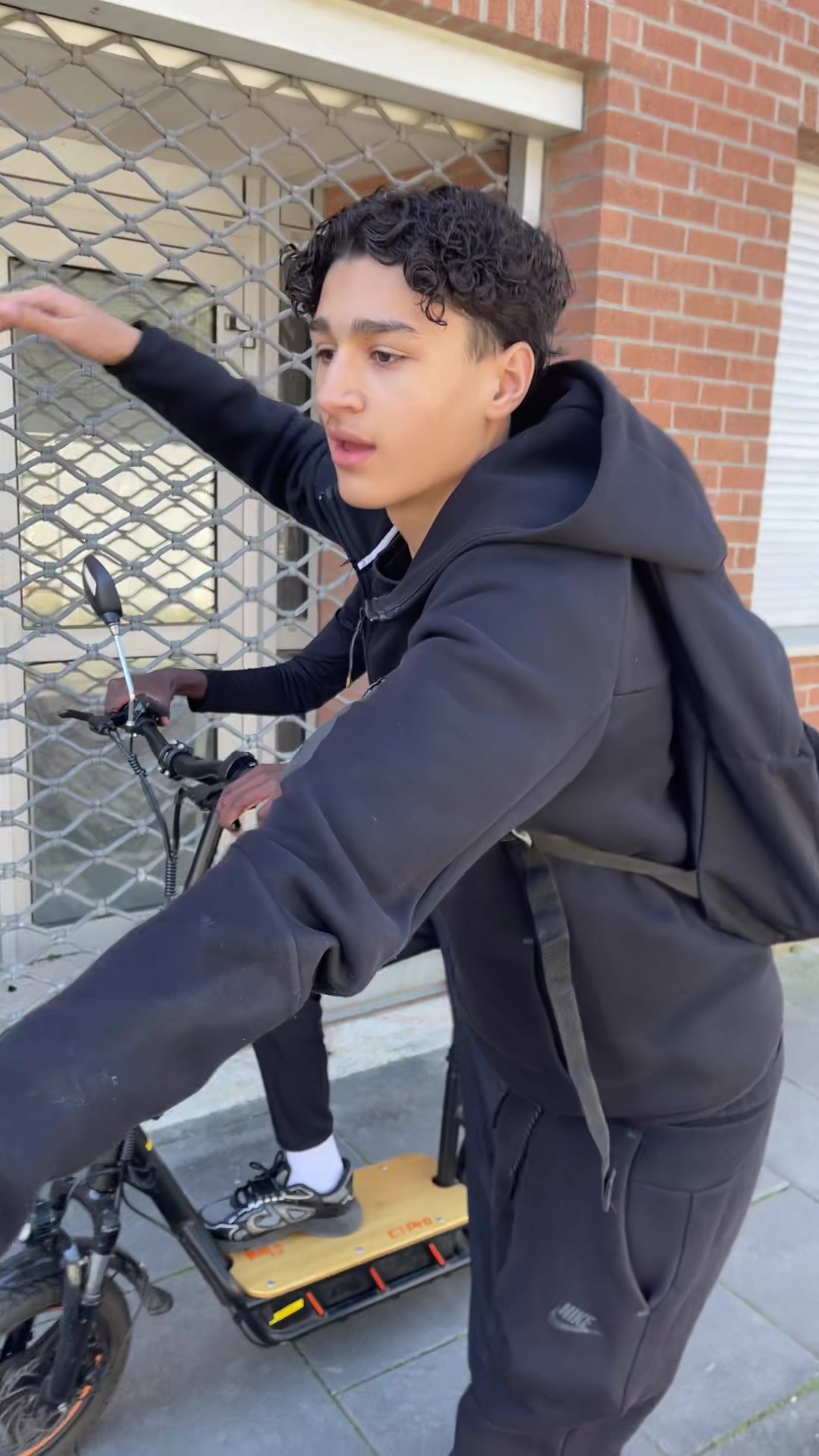 @R9B