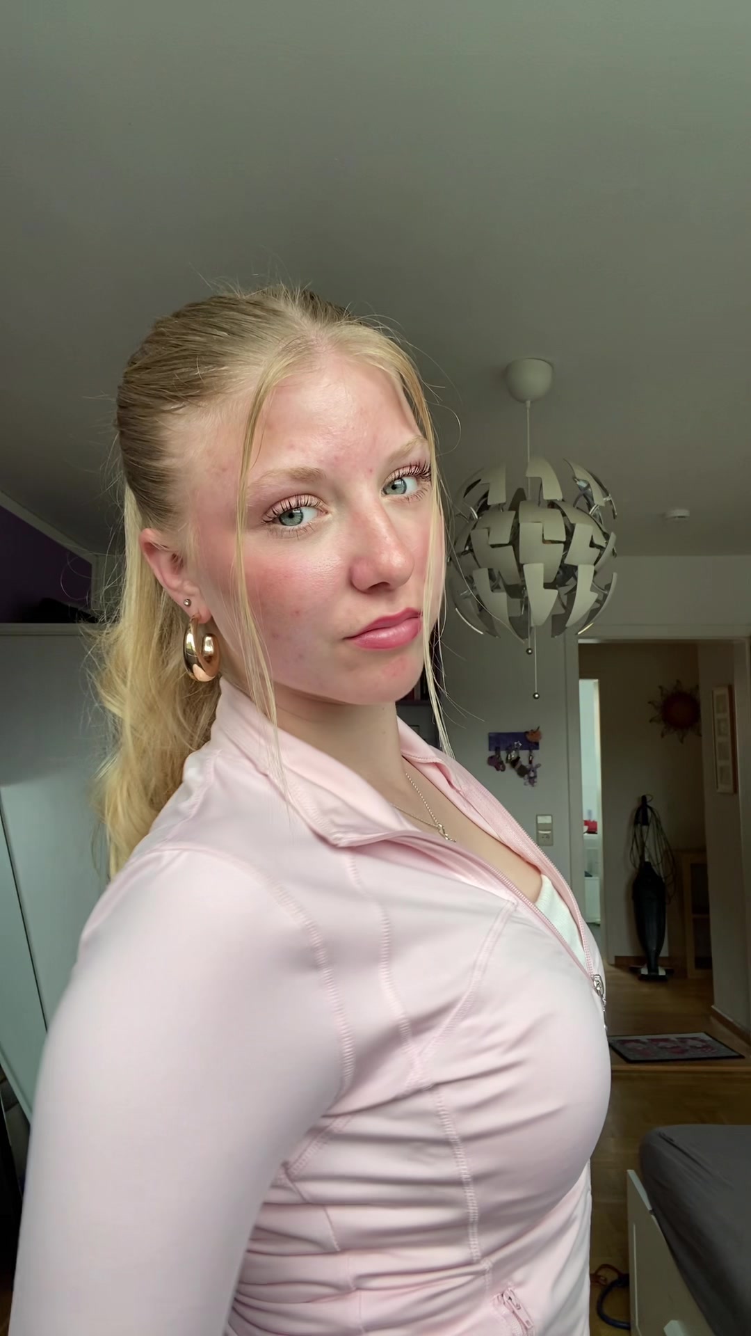 @vivienne.schindelka