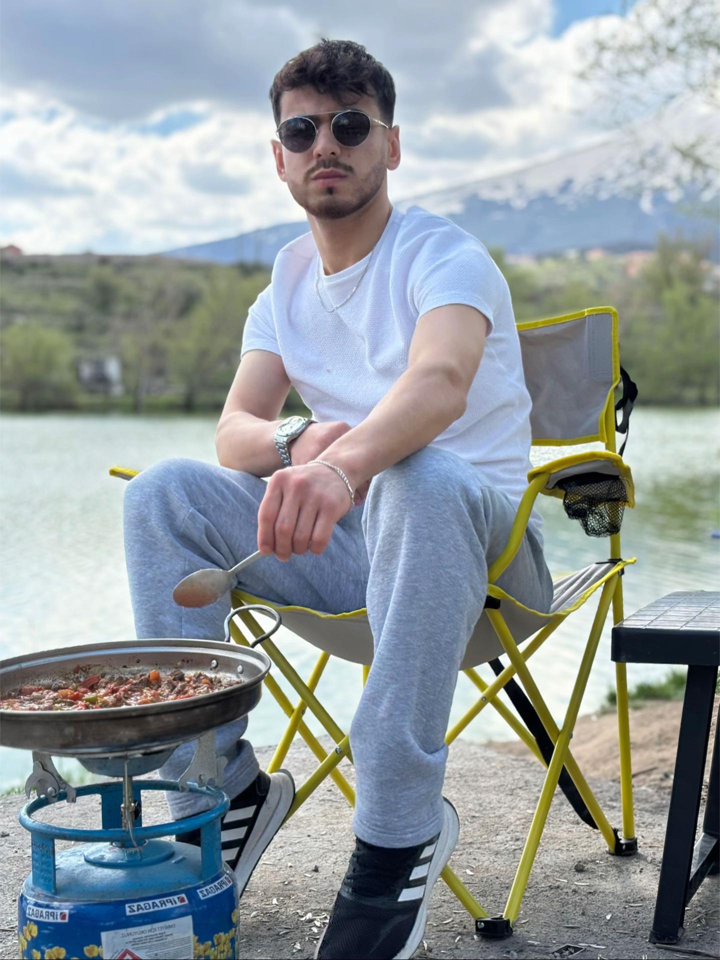 @Tahsinkarapinar