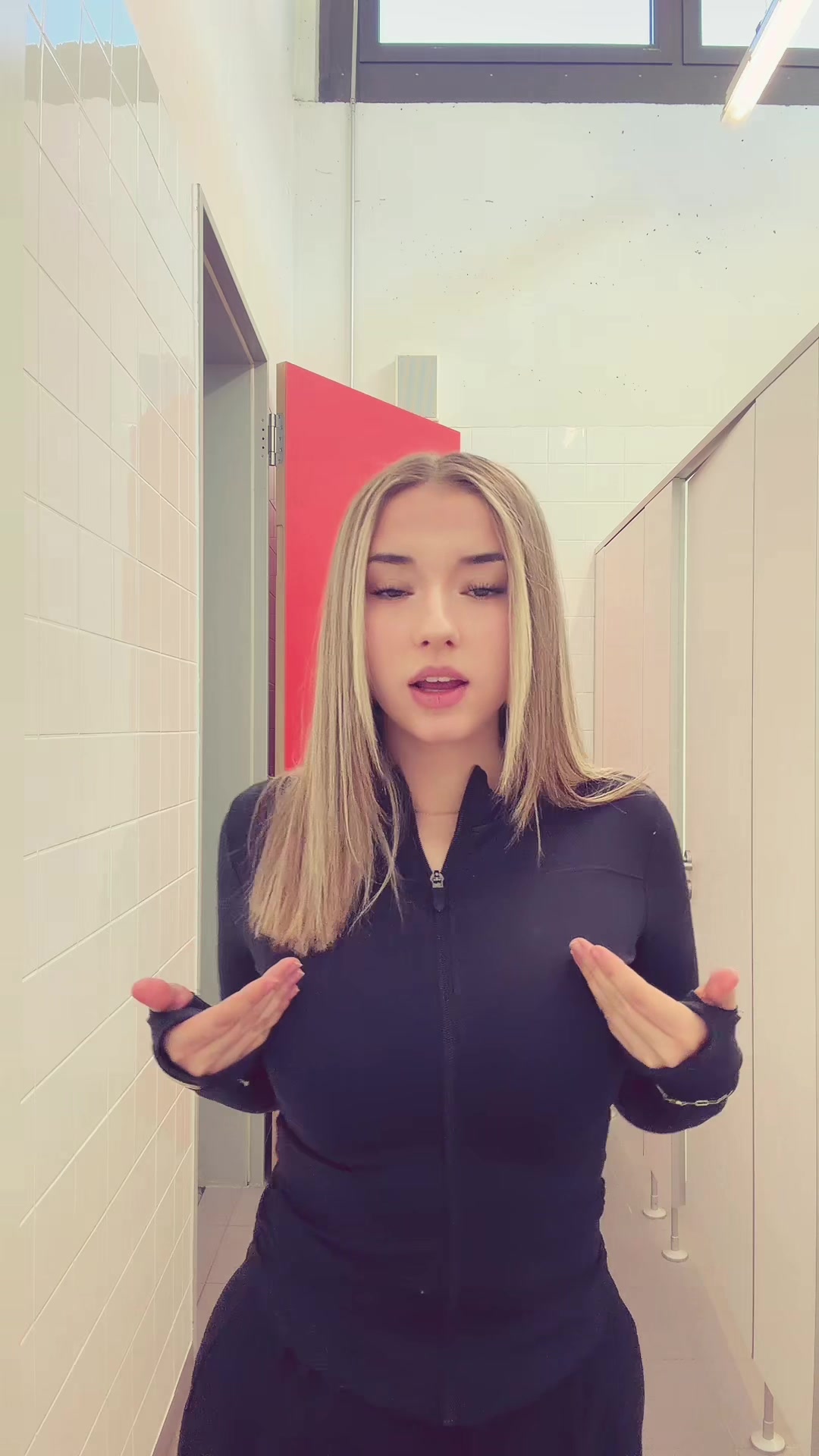 @emi04ly