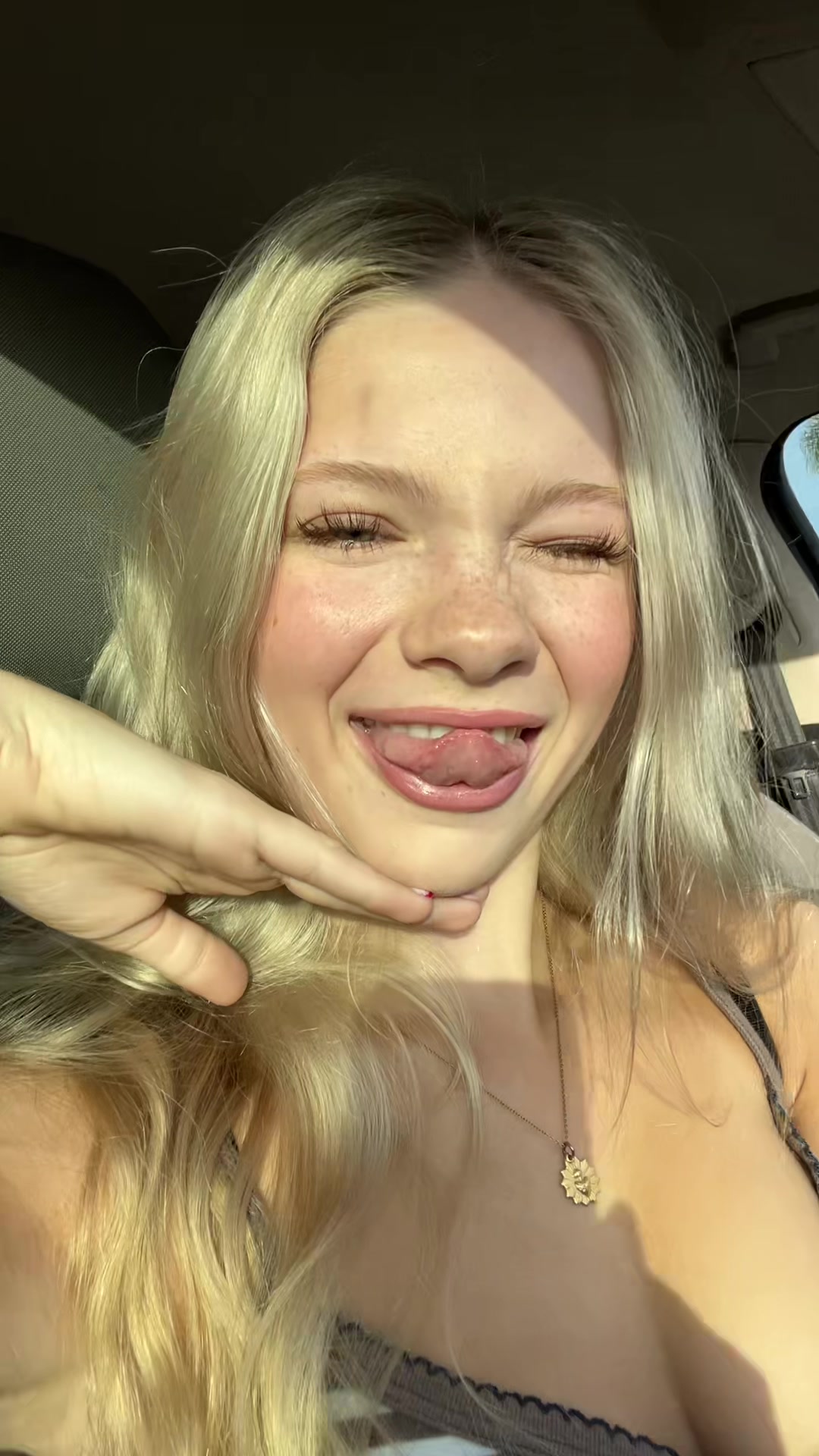 @julesss
