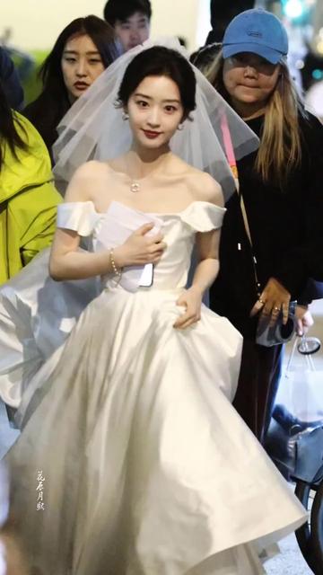 @Hồ Y&ecirc;u Tiểu Hồng Nương