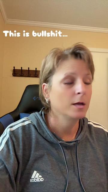 @MrsAmandaKEverett