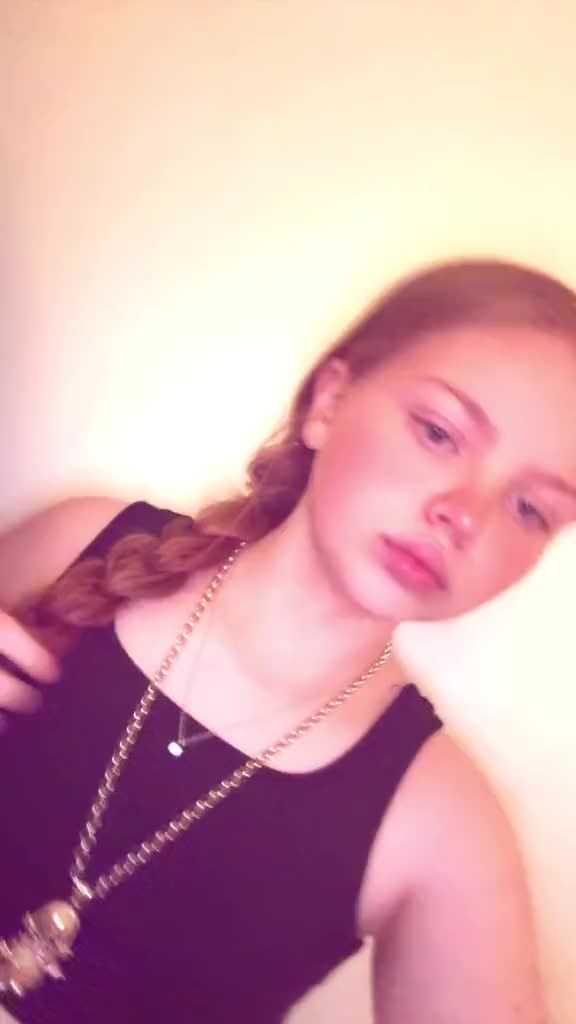 @holliedavies13