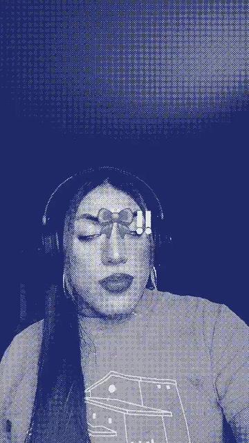 @️