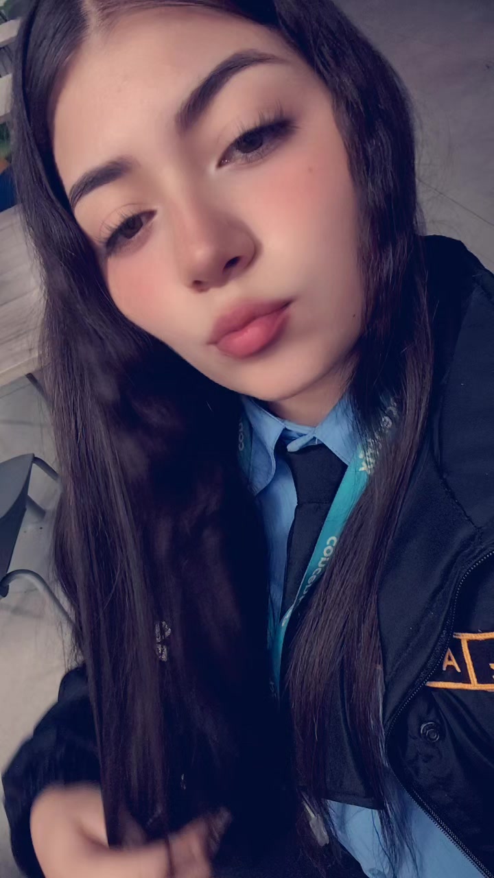 @Lorena27.