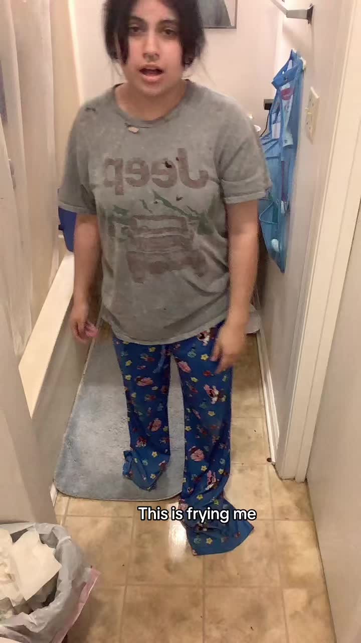 @🧟Asher_the.girl.kisser🧟