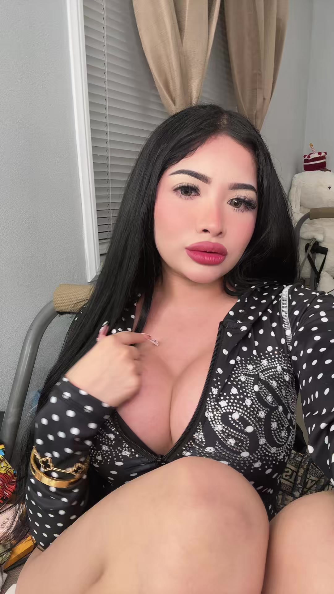 @Isabella