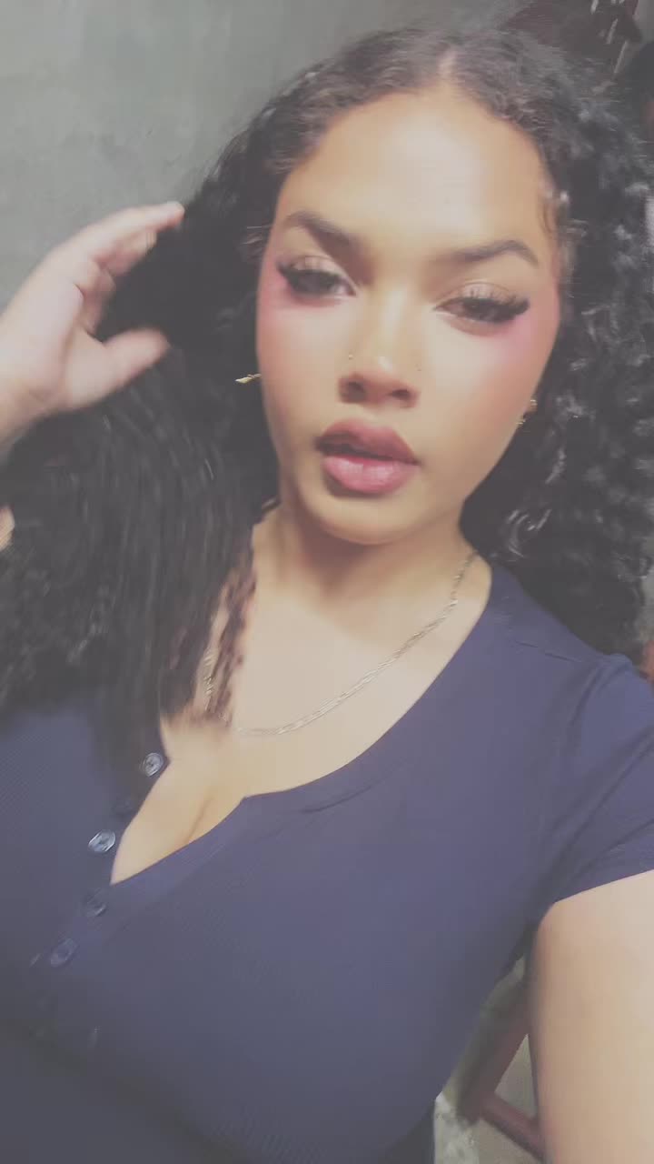 @Bella
