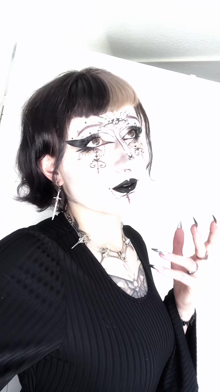 @꧁⊱𝔐𝔬𝔬𝔫𝔠𝔥𝔦𝔩𝔡⊰꧂