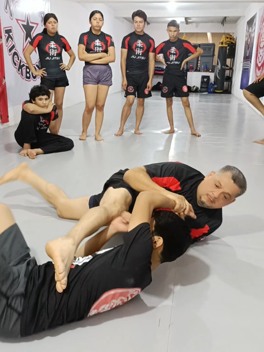 @ZavaletaKickboxing_mma