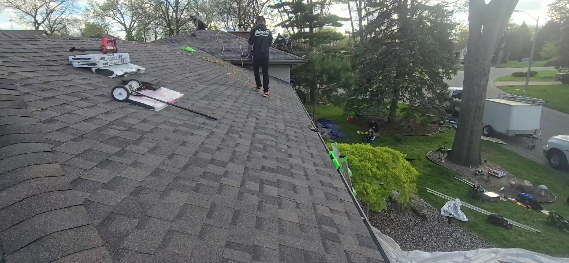 @DirtyRoofersUnion