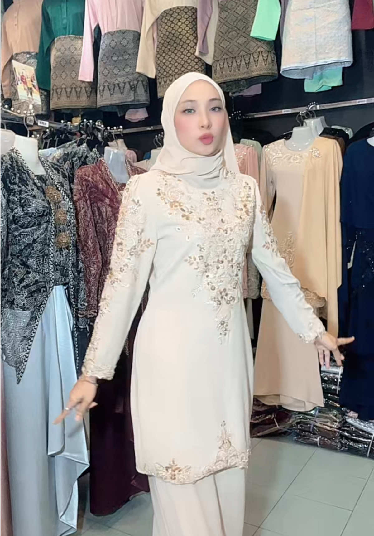 @Elly Emylia Boutique