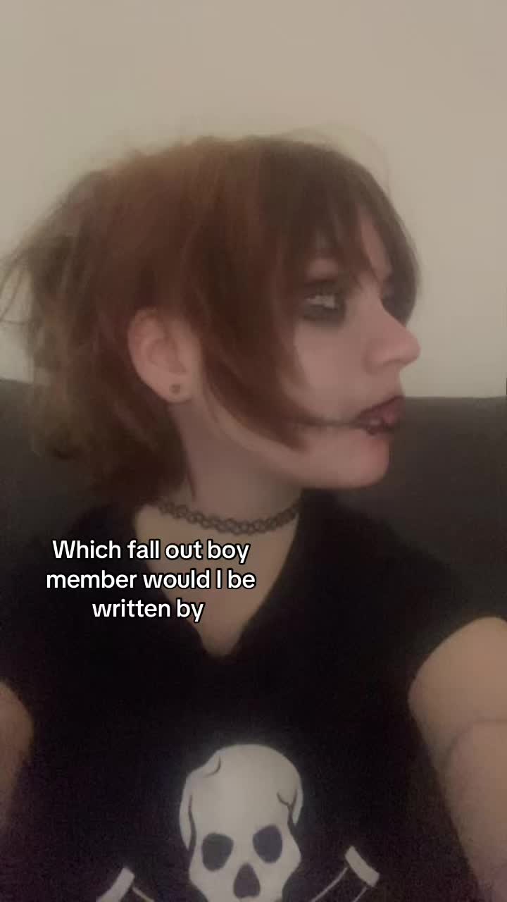 @Nella☠︎︎