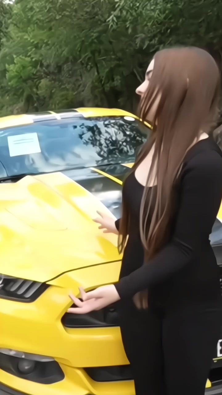 @👩🏼 .