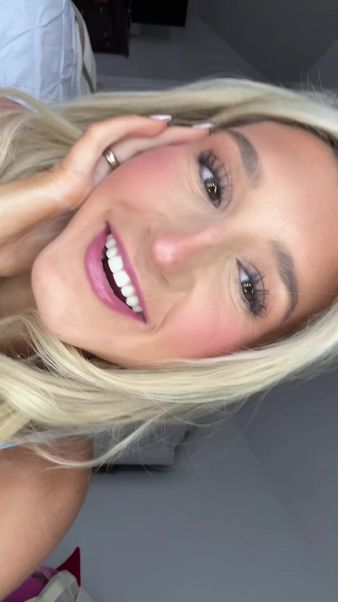 @bella