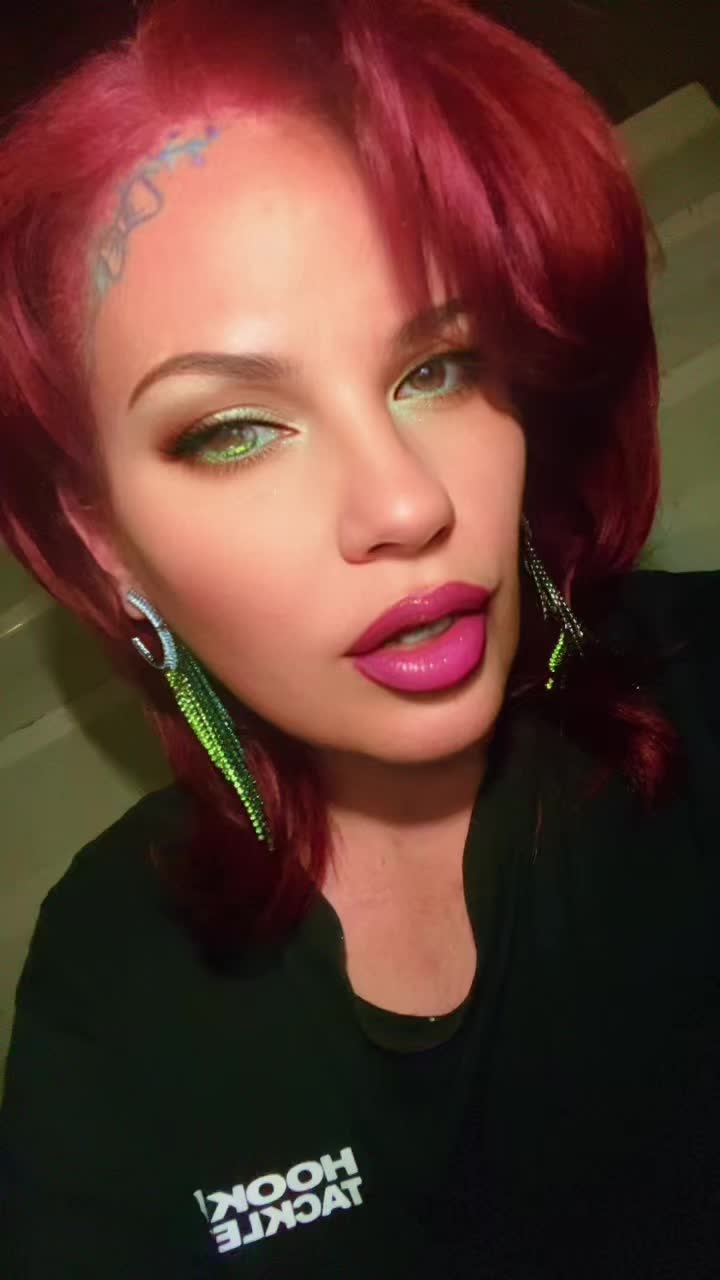 @CaptainBella