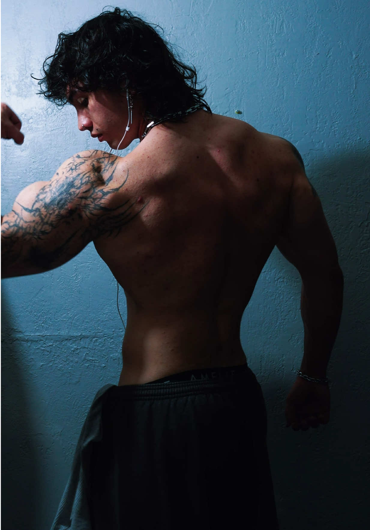 @julianghoulian_