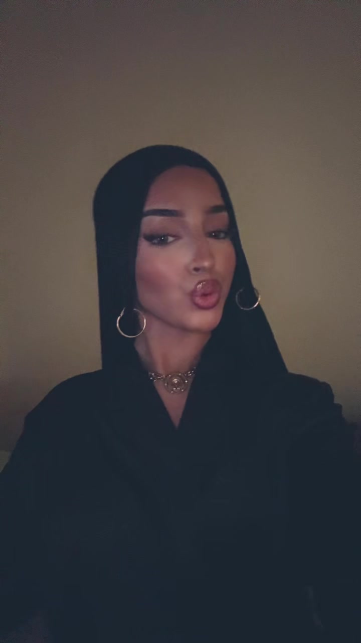 @manelouu