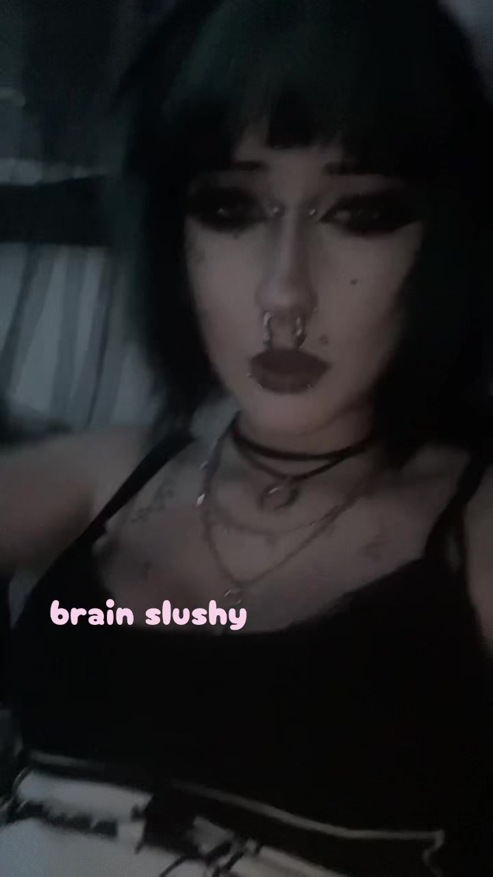 @𝔰𝔦𝔯𝔦𝔰 𓋹🧟&zwj;♀️ ݁ ˖ִ