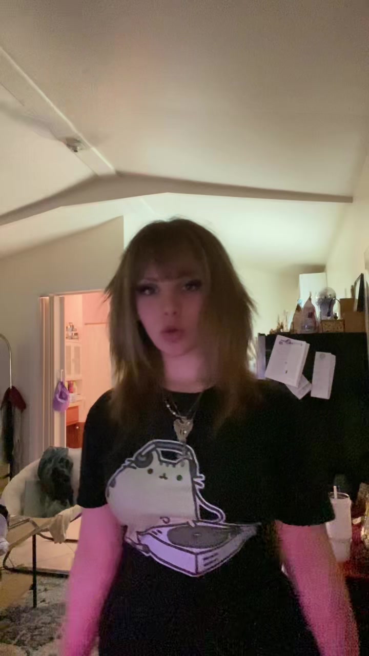 @👩🏼&zwj;🦼&zwj;➡️👩🏼&zwj;🦼&zwj;➡️