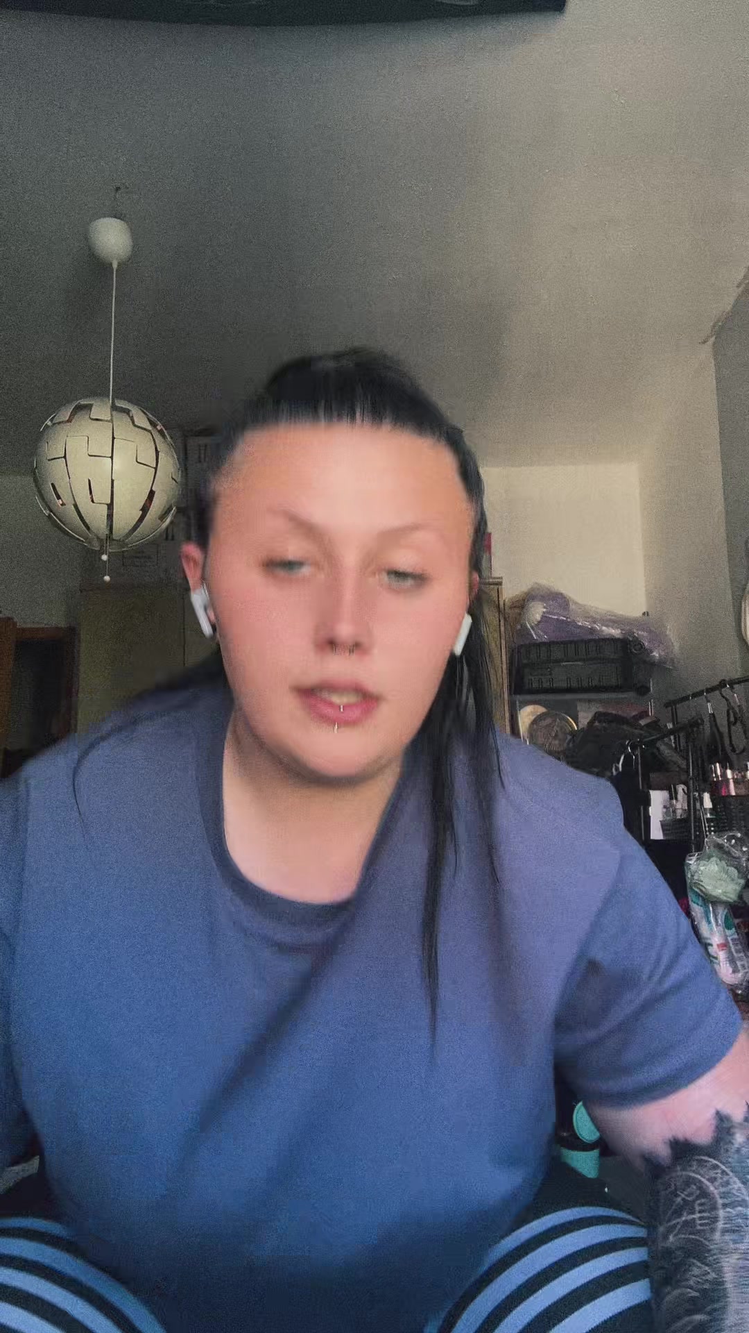 @ᛚᛖᛟᚾᛁᛖ