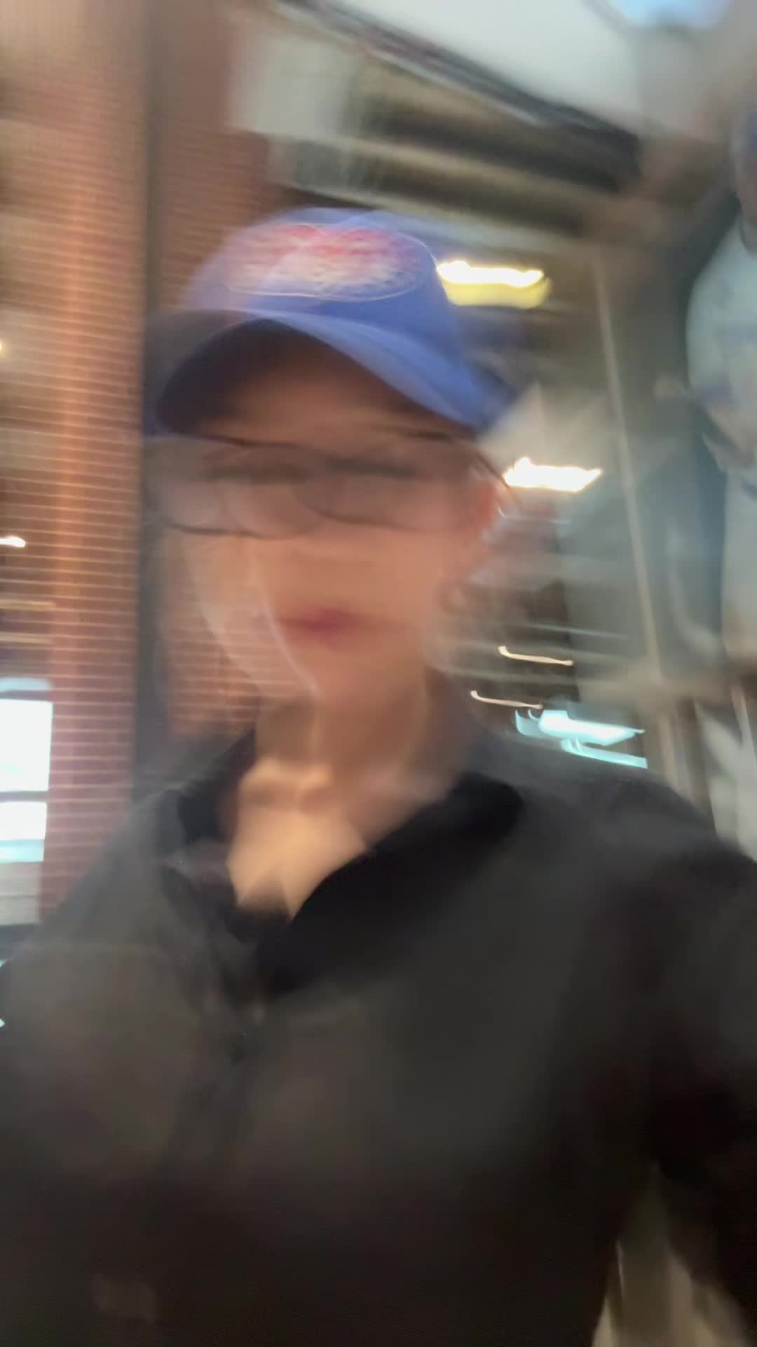 @s1s.3y