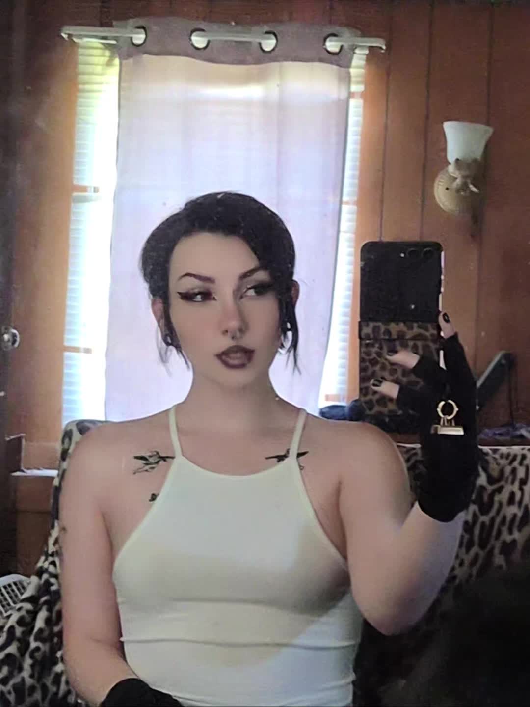 @𝔅𝔲𝔤 🐛