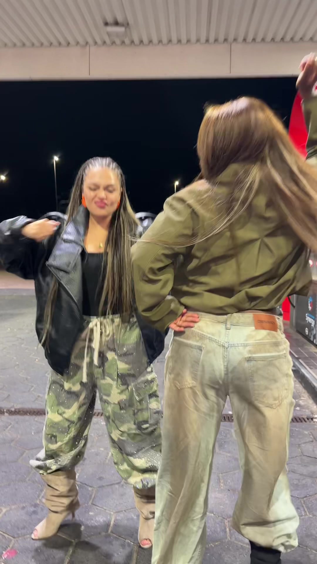 @delanylb