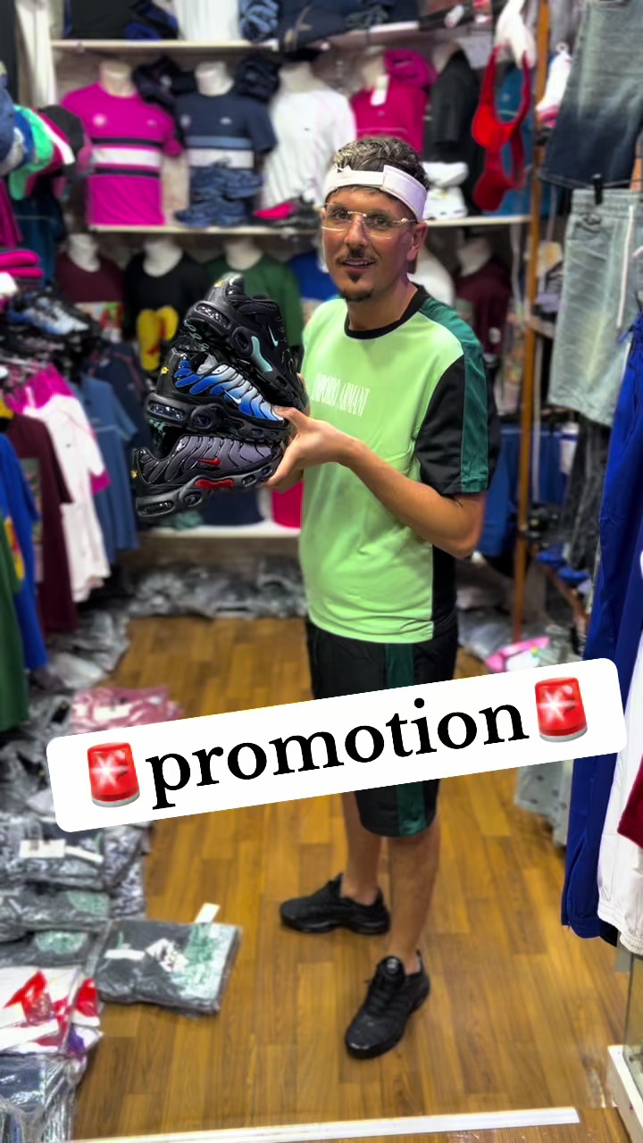 @Parisien💙❤️👕👖👟🕶👔🧢