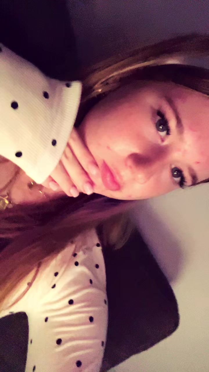 @chloefrederiksen_
