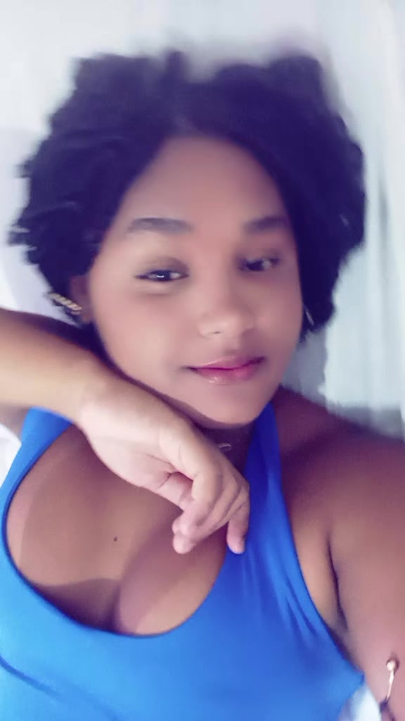 @thatazinha4