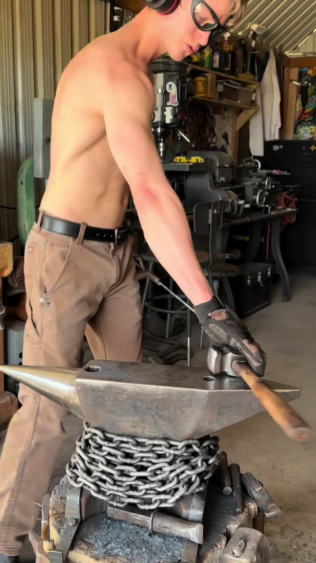 @Ashecravenock