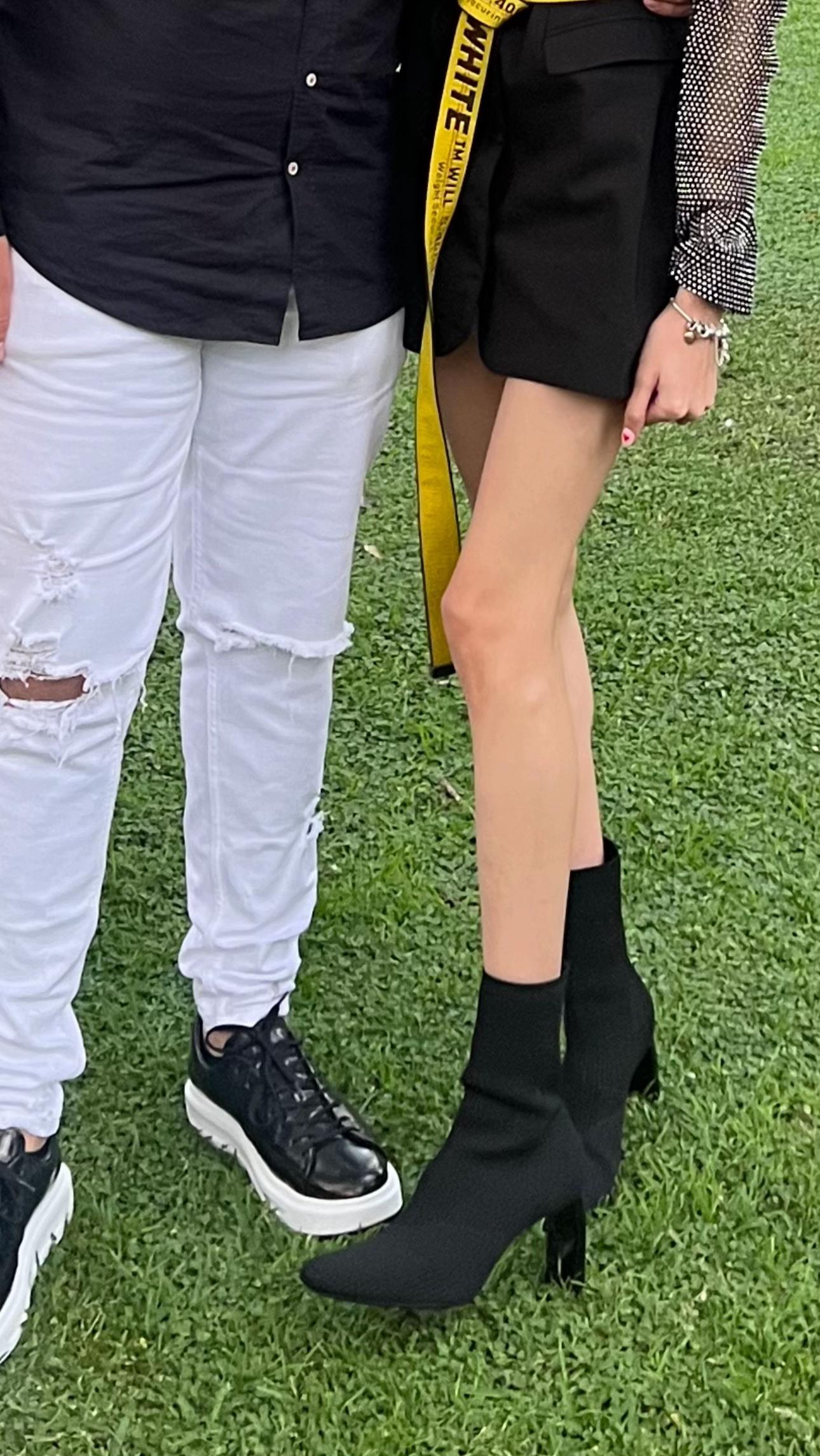 @Jenn🐜🖤
