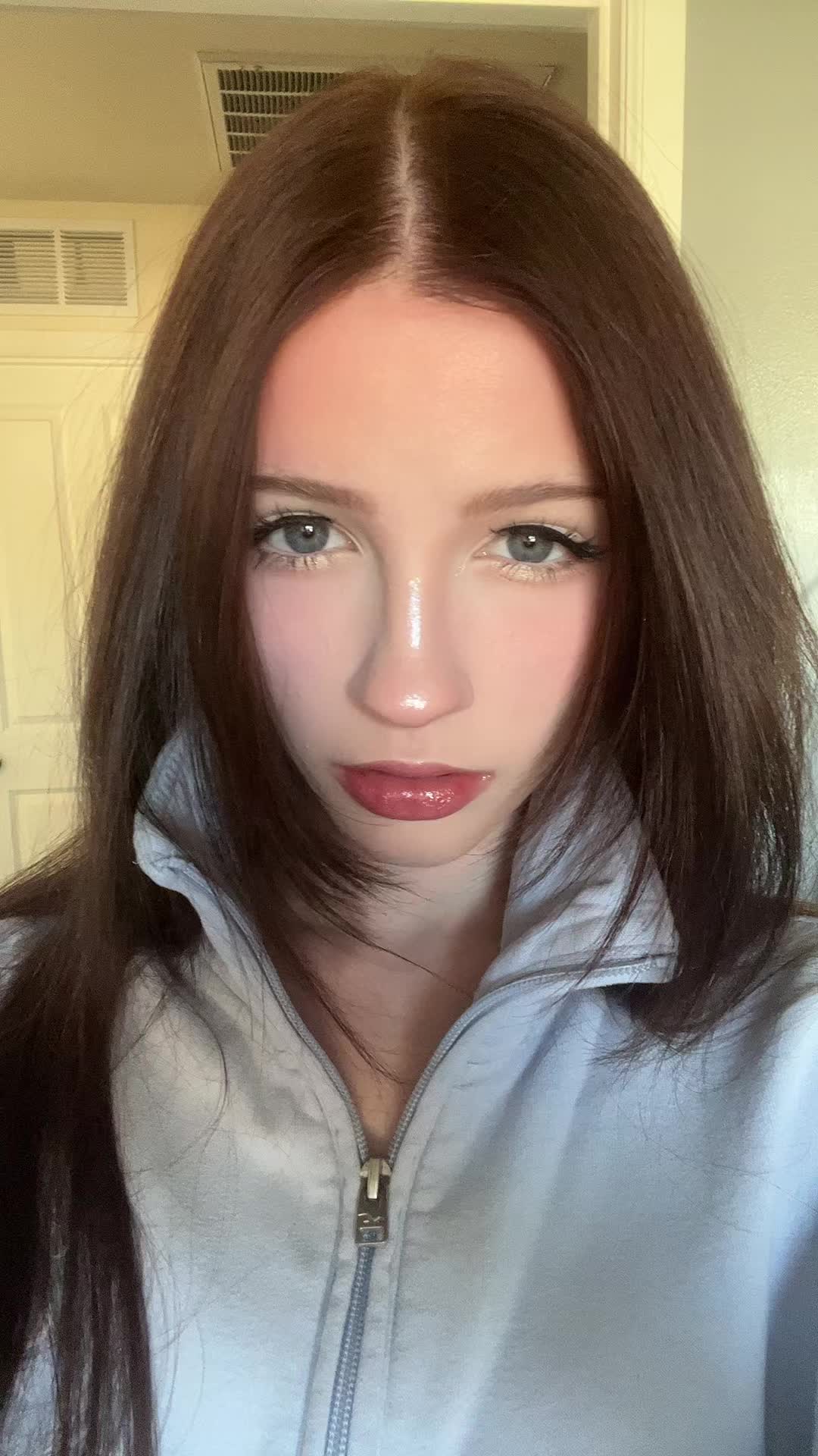 @🍨